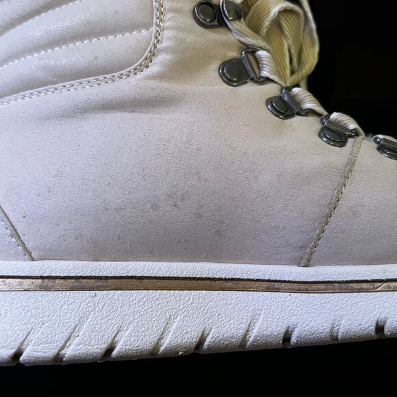 Women's Cream Colored Boots with Fur, Cliffs by White Mountain - Picture 7 of 10